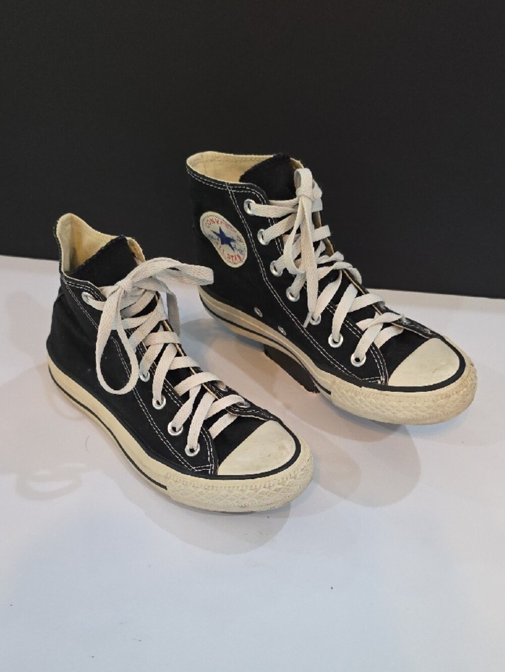 Converse All Star Women's Black and White High Top Sneakers Size 6.5 - Picture 2 of 9